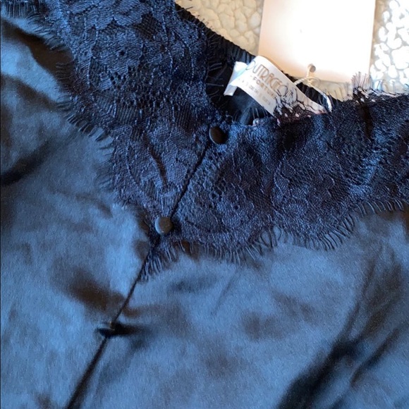 Women’s black silk tank - Picture 2 of 2